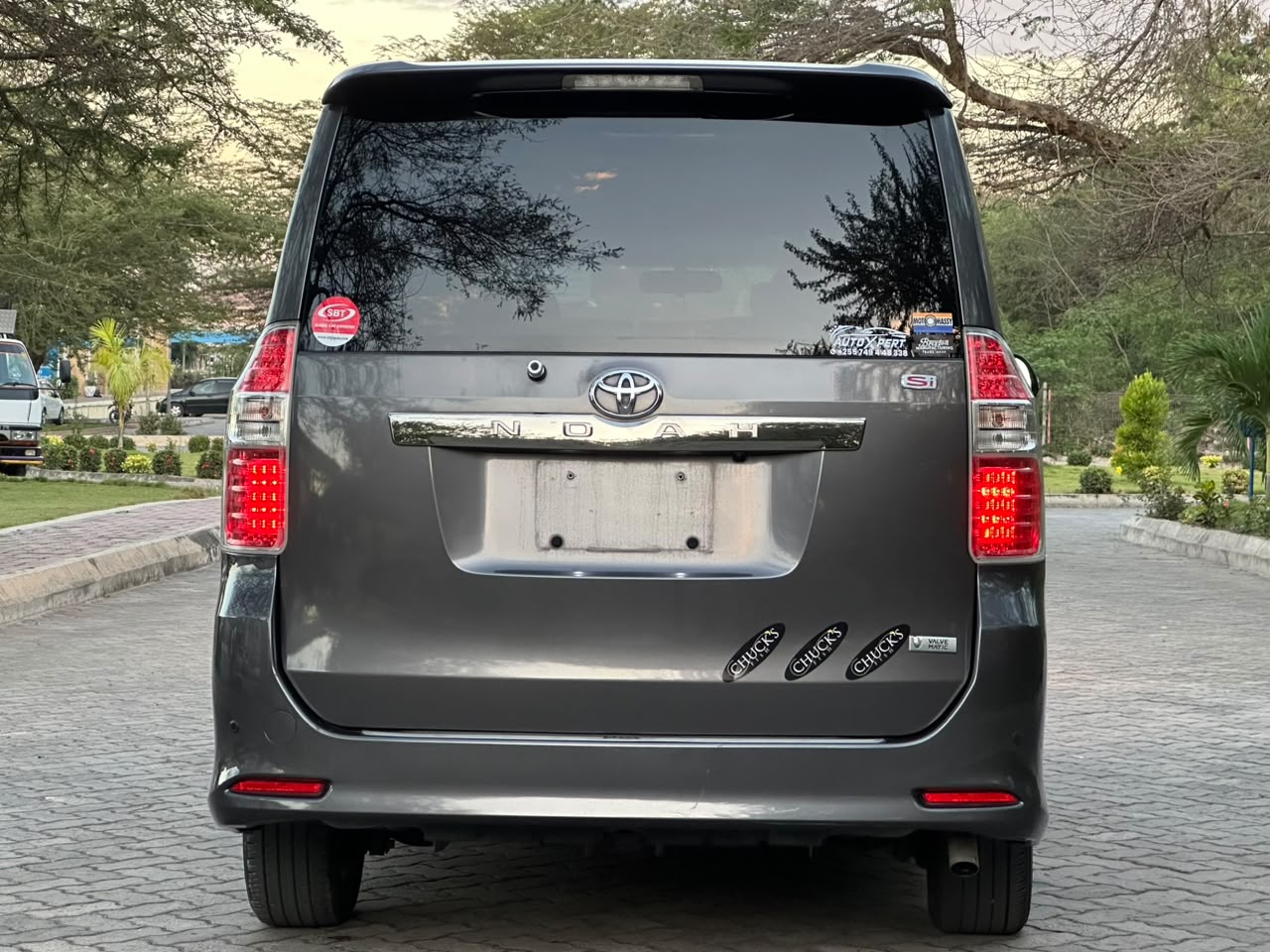 TOYOTA NOAH NEW thumbnail 10